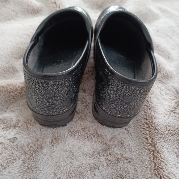 Dansko Professional Clog Black/Silver Geometic Circle Pattern Size 37 or 6.5 US - Picture 5 of 8